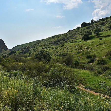 Mul Kinneret Livnim Exterior photo