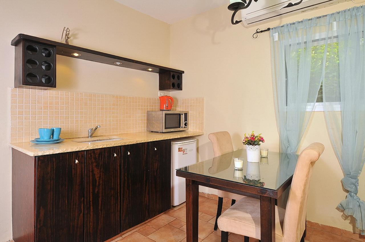 Mul Kinneret Livnim Exterior photo