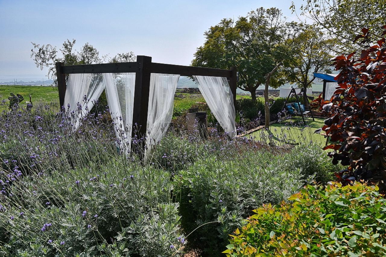 Mul Kinneret Livnim Exterior photo